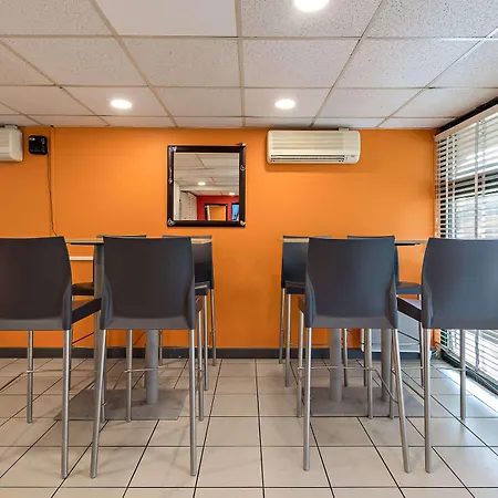 Premiere Classe Rouen Sud - Parc Des Expositions